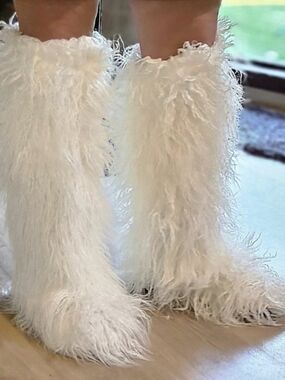 White Furry Winter Boots EU 45 Like New